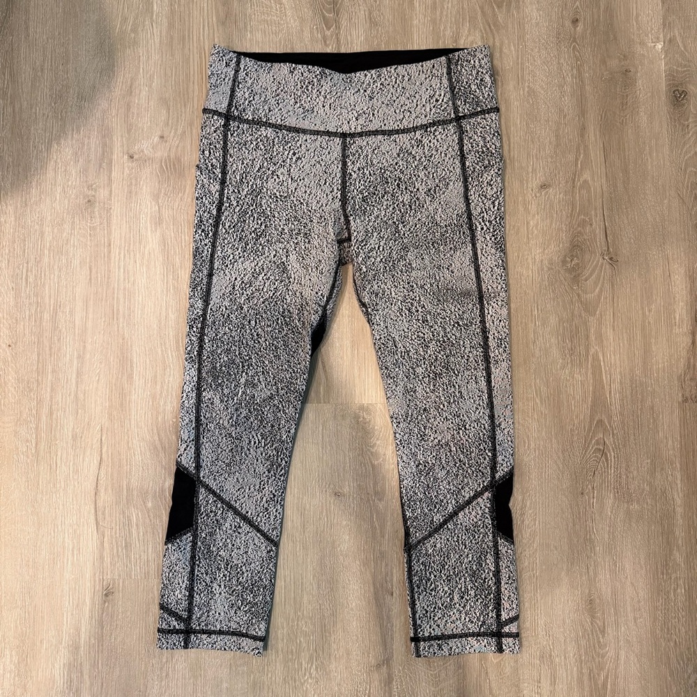 LULULEMON pace rival crop power luxtreme spray jacquard size 8